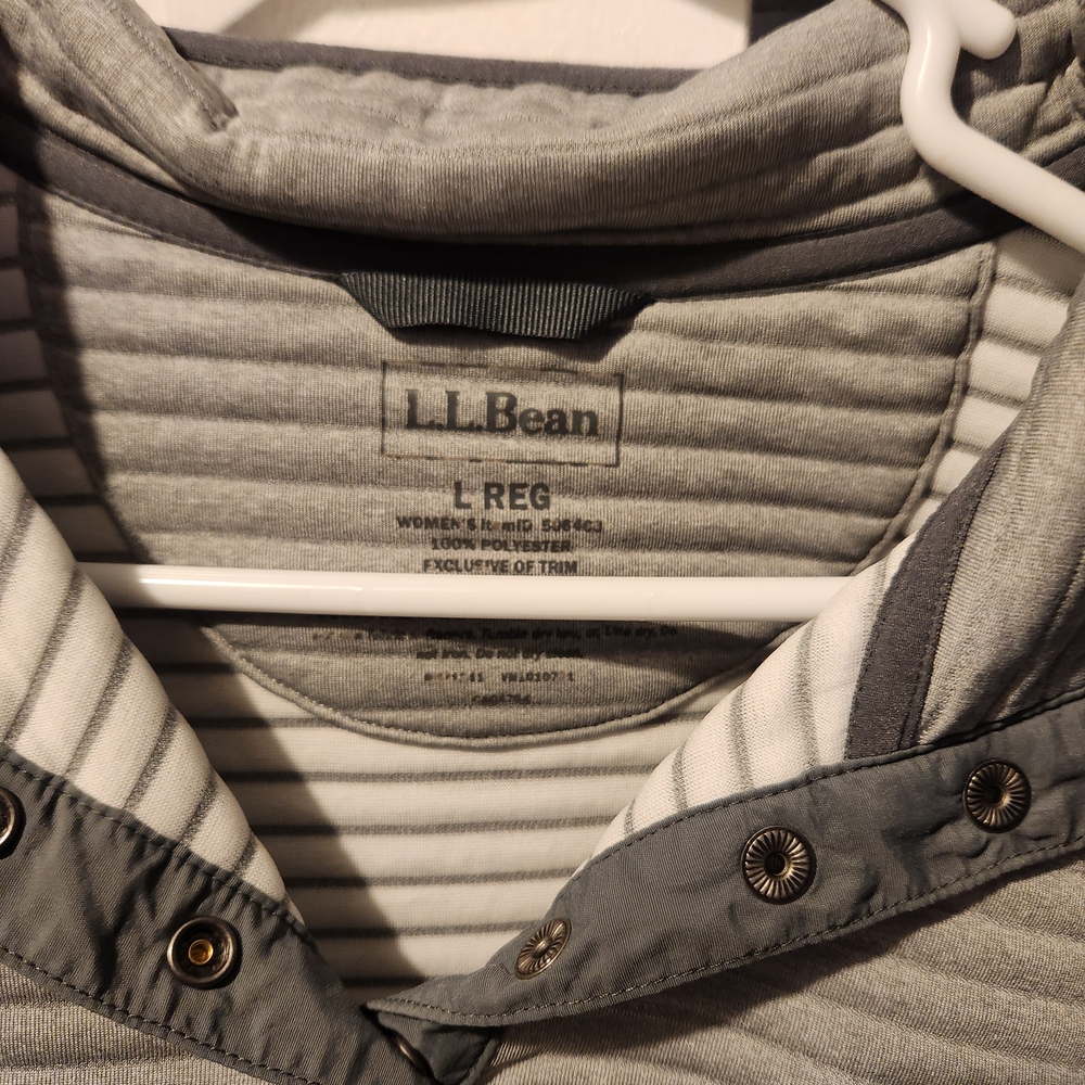 L.L. Bean Light Gray Ribbed Pullover - Picture 2 of 3
